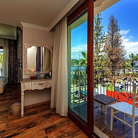 Hotel Cennet Life 3*