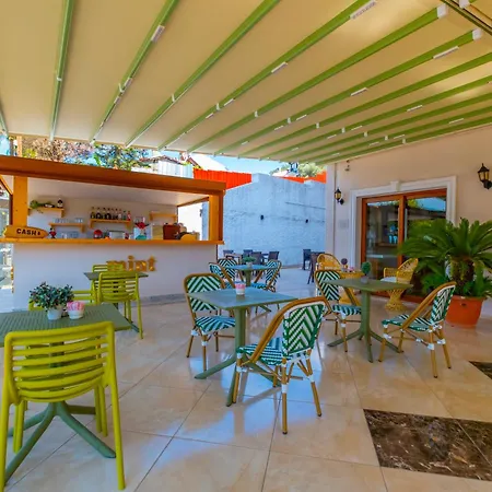 Cennet Life フェティエ