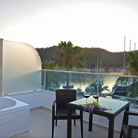 ホテル Cennet Life 3*